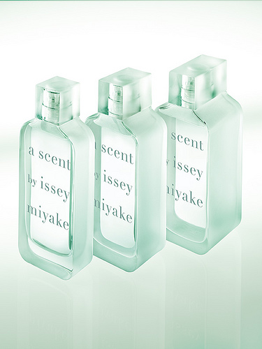 LR_3 bottles side view