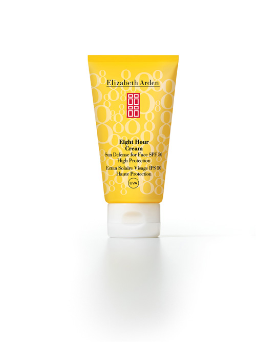 Eight Hour Cream de Elisabeth Arden protege nuestro rostro