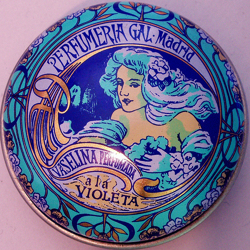 VASELINA-GAL-A-LA-VIOLETA