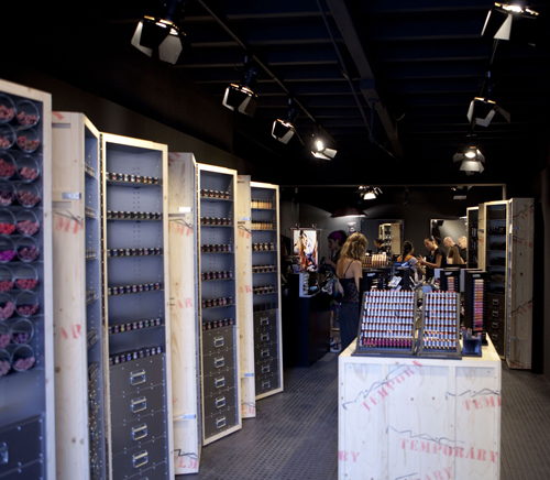 Pops-up-MAC-Ibiza-interior