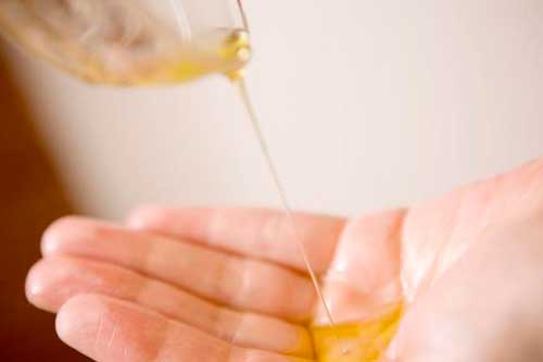 Aceite-mano