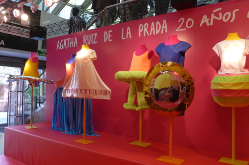 El Corte Inglés celebra sus 20 años Agatha Ruiz de Prada como compañera de viaje | BellezaPura