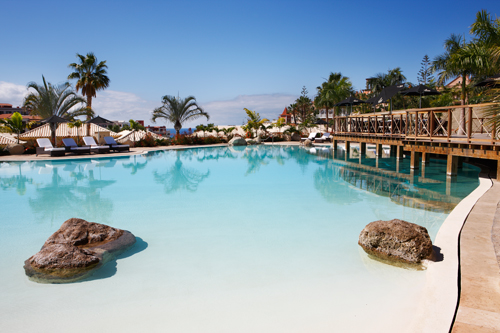 Una de las piscinas del Gran Hotel Bahía del Duque