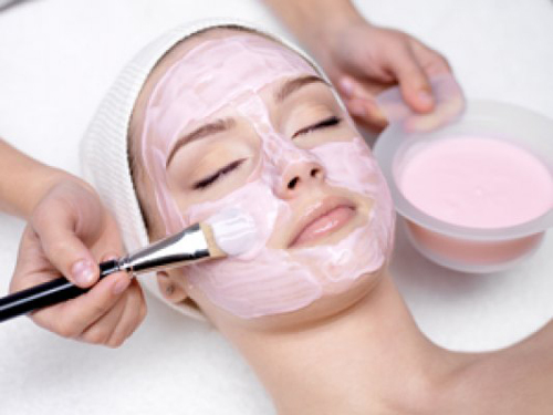 Tratamiento facial para eliminar flaccidez. behandelingen_gezichtsmasker_01