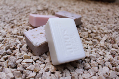 pinkoco-tienda-efimera-cosmetica-complementos-aseo-jabones