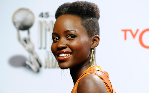 lupita-nyong-embajadora-lancome-pelo