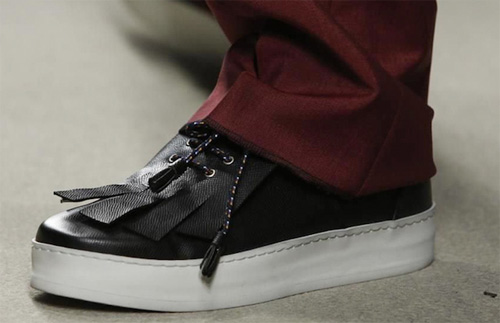 Kris Van Assche, cuerpo de sneaker, 'topping' de mocasín