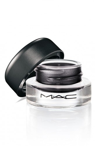 el eyeliner de amy winehouse
