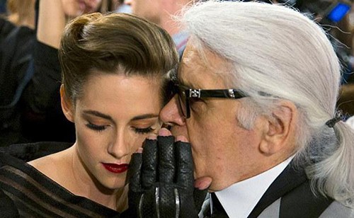 kristen-stewart-y-karl-lagerfeld-corto-sobre-chanel-2