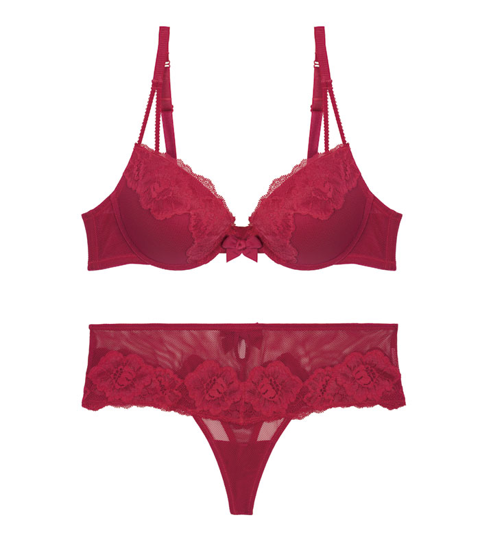 look-halloween-lenceria-roja-promise