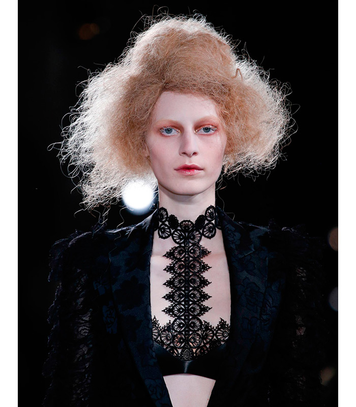 peinados-halloween-alexander-mcqueen