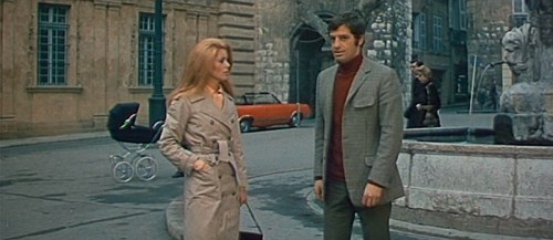 Catherine-Deneuve-en-trench-con-Jean-Paul-Belmondo