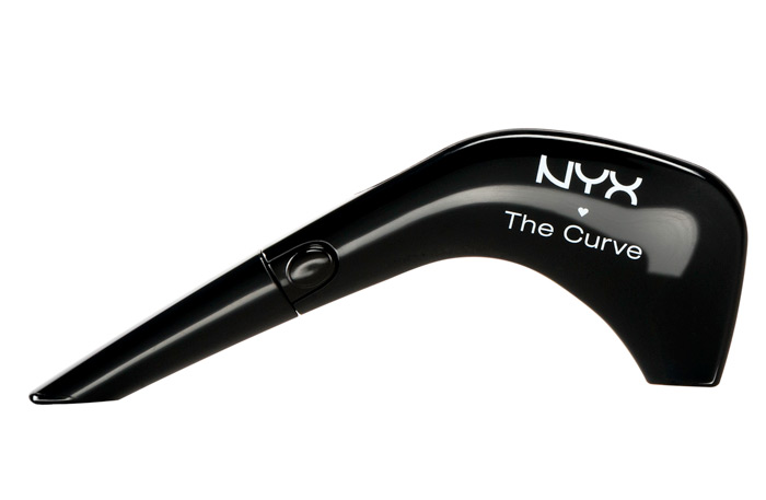 nyx-madrid-the-curve-eyeliner
