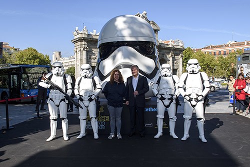 Inauguración Exposición Face the Force en la Puerta de Alcala de Madrid