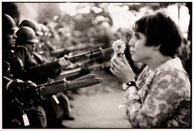 flower-by-kenzo-lelixir-marc-riboud