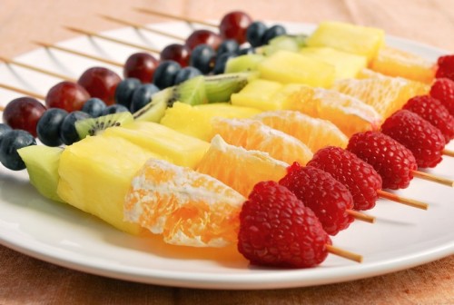 pinchos de frutas