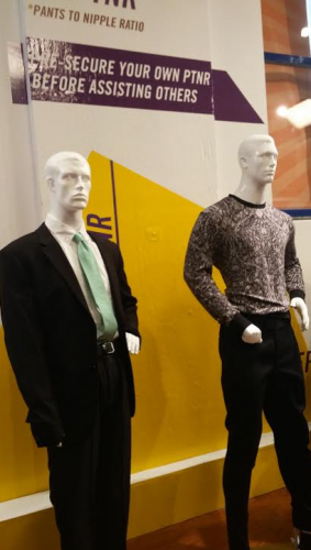 Si Zoolander visita mi pueblo le da algo. El PTNR tiende hacia el look sobaquero.