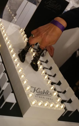 Algunas falanges rejuvenecidas se atrevieron a desfilar con las botas del propio Derek Zoolander