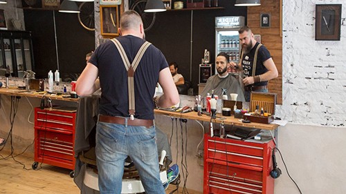 bearbero-barba-poblada-sin-complejos-1