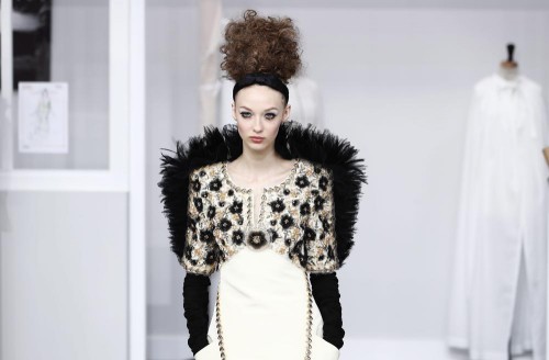 chanel otoño 2016 peinados moños