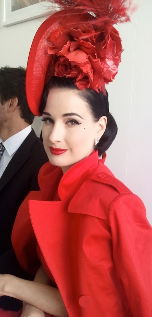 eye-liner maquillaje pin up