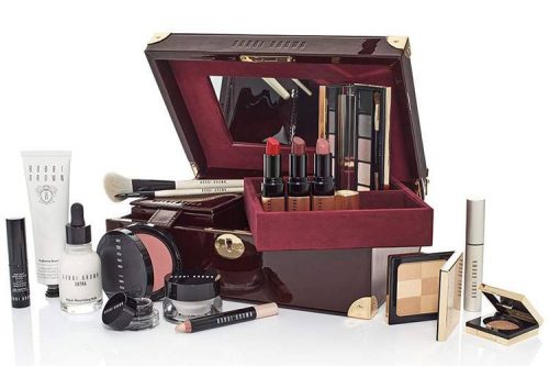 Bobbi-Brown-Holiday-2016-Luxe-Beauty-Trunk Precio: 220 euros / cofre sin productos.