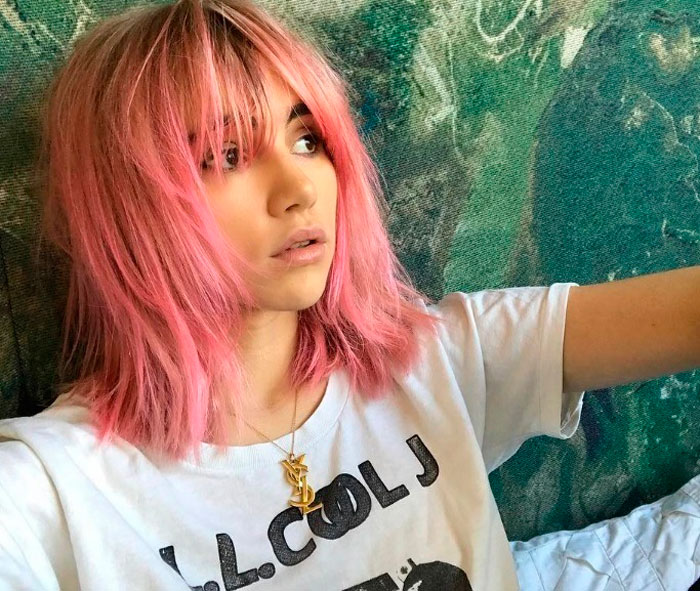 suki-waterhouse-pelo-rosa