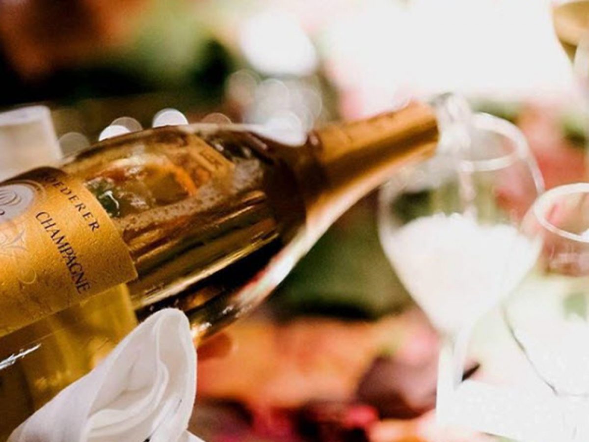 6 frases célebres sobre el champagne para empezar la fiesta | BellezaPura