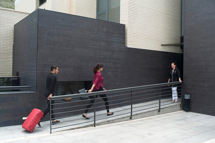 Entrada del Hotel Spa Niwa san-valentin-1