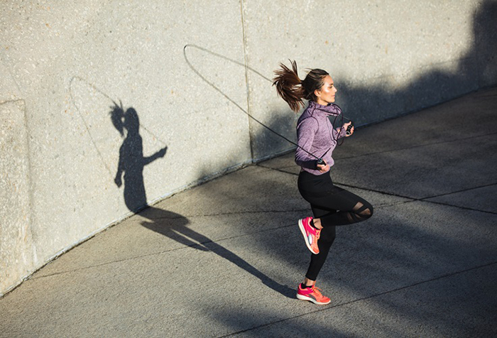 6 beneficios de saltar la cuerda, un ejercicio muy completo