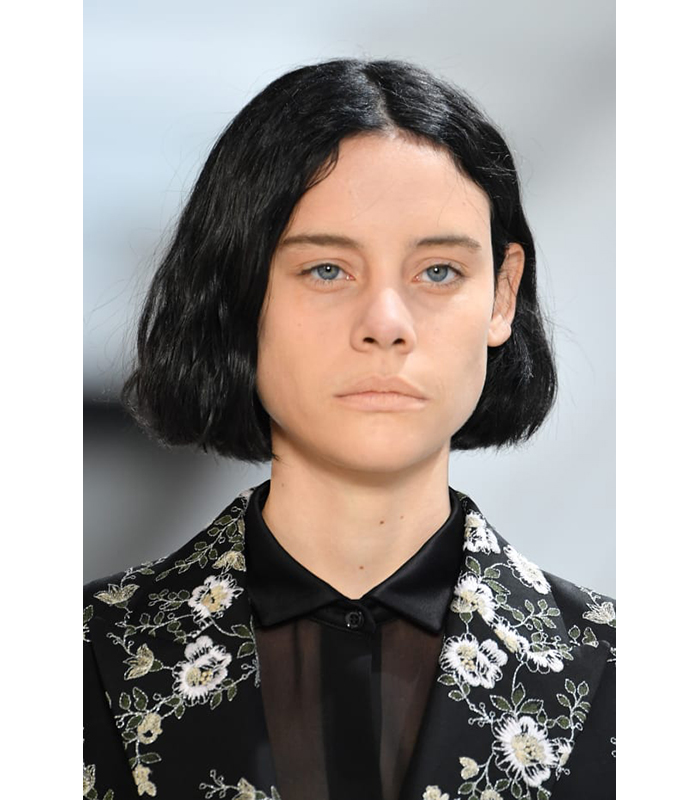 Giambattista Valli Otoño Invierno 2019 2020 Cabello Negro