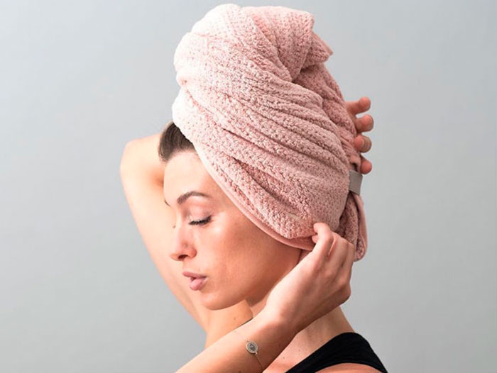 Secado con toalla cabello-3