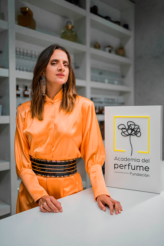 Macarena Gómez En El Rodaje Del Smell Film Junto Con La Academia Del Perfume