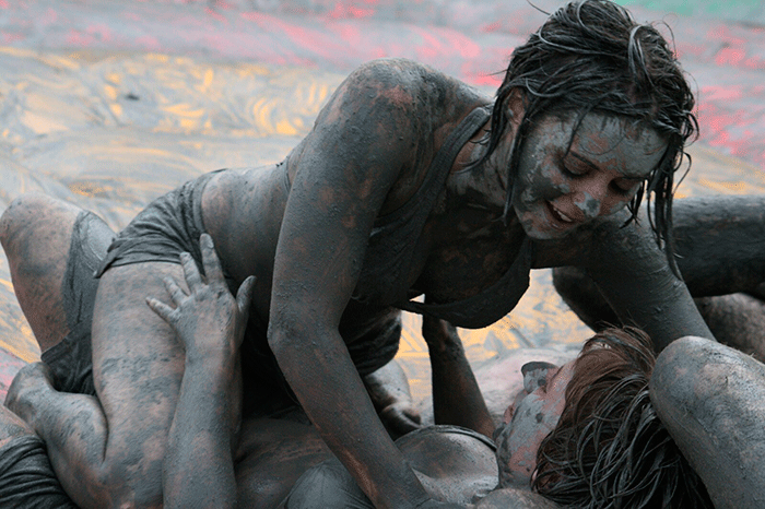 Girls Wild People English Beach Festival Drunk Army 966786