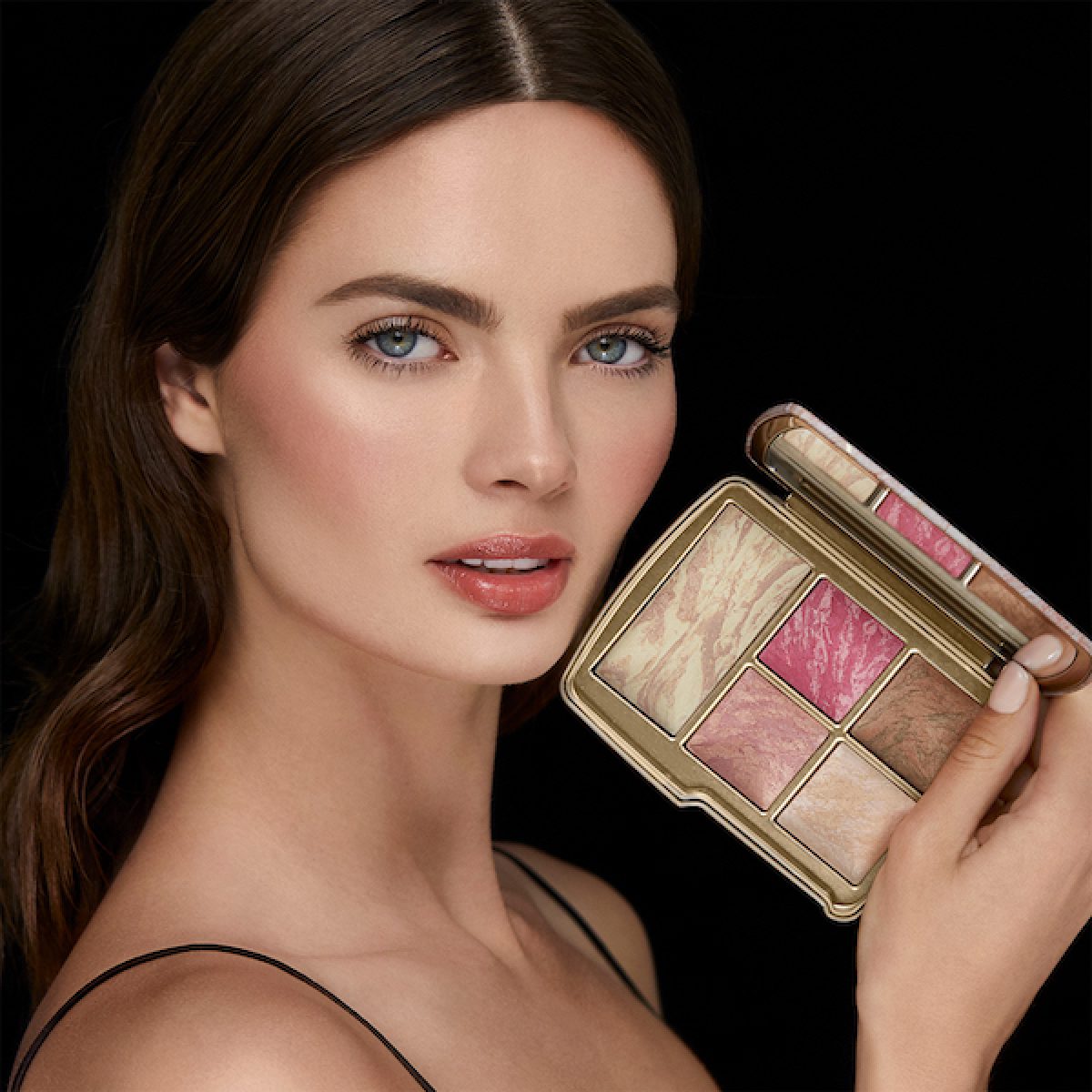 Las paletas de maquillaje multiusos que son la nueva obsesión beauty | BellezaPura Las paletas de maquillaje multiusos que son la nueva obsesión beauty | BellezaPura