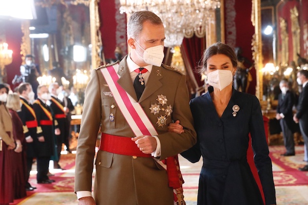 Letizia, Del Piercing Al Tightlining