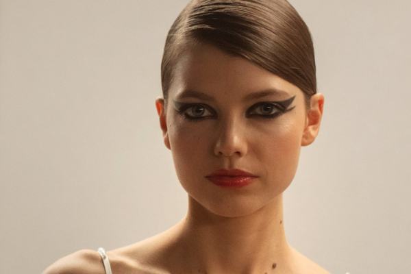 Chanel Apuesta Por El Doble Eyeliner Y Dior Lo Elimina Del Todo