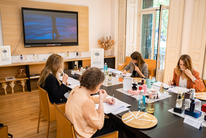 Jurado Prensa Premios Academia Del Perfume 2022 8