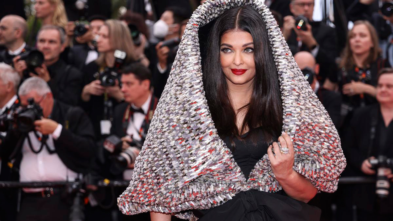 Aishwarya Rai Cannes 2023 Melena Raya En Medio