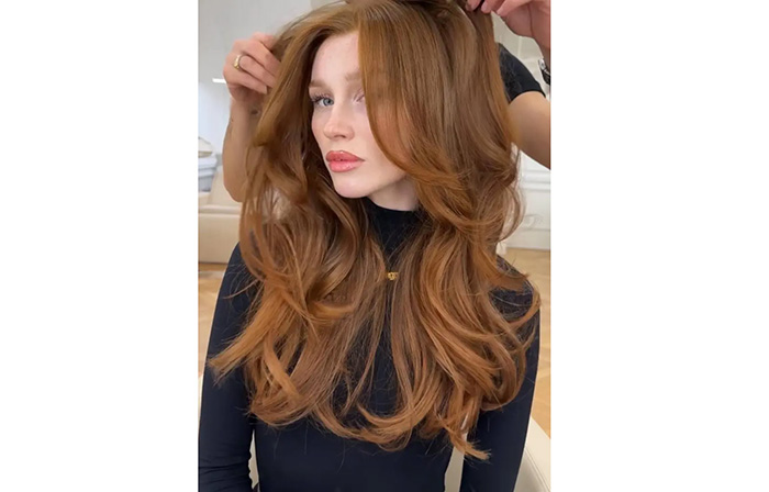 Chica con corte mariposa cortes-pelo-invierno-2026-2