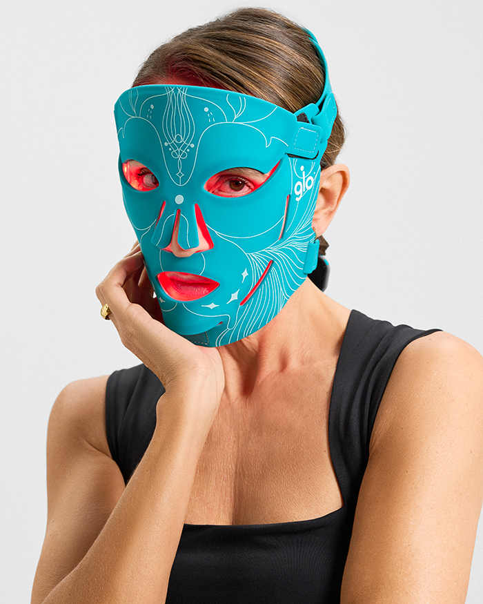 GLO Máscara Luz Roja Anti Acné Puesta