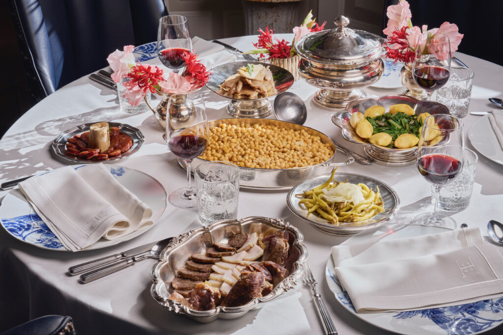 5. Hotel Heritage M Yllera 57