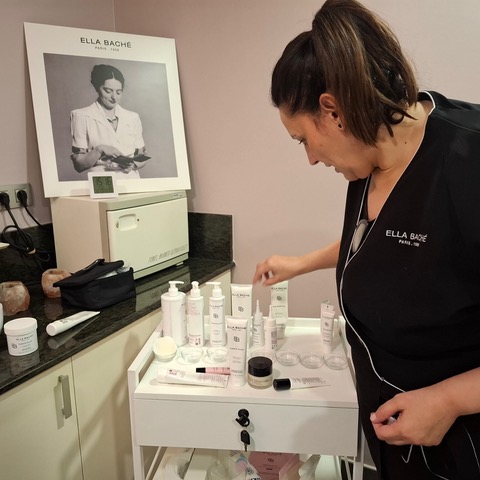 Ella Bache. Tomate Glow facial